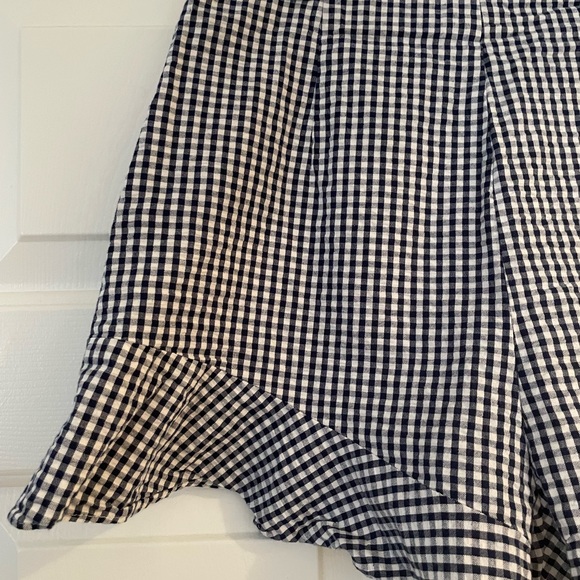 ⭐️SOLD- Zara Women’s Ruffled Gingham Navy and White Shorts - size Medium - Picture 9 of 12